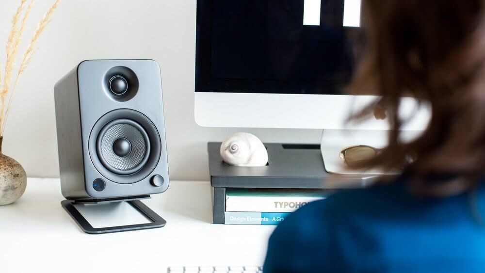 Audio-Elite-Kanto-s4-desktop-speaker-stand-black