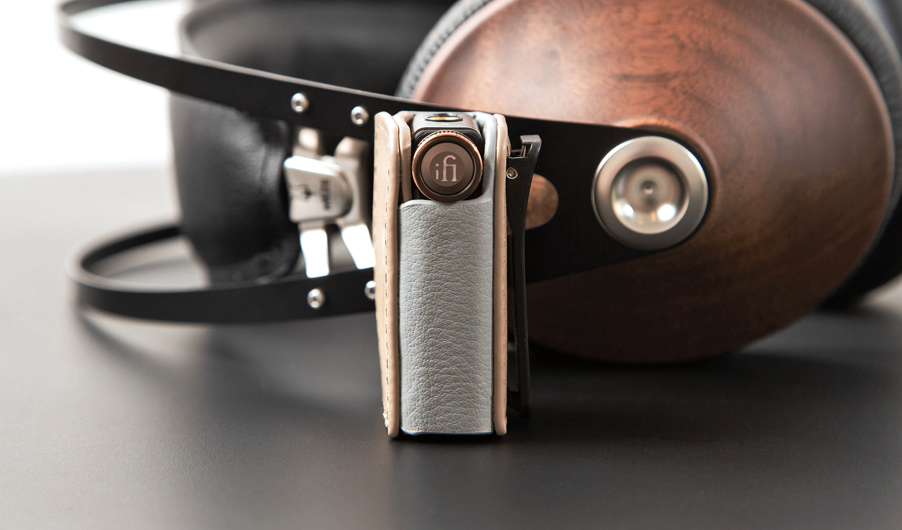 iFi – Go Blu Case – Audio Elite Colombia 3