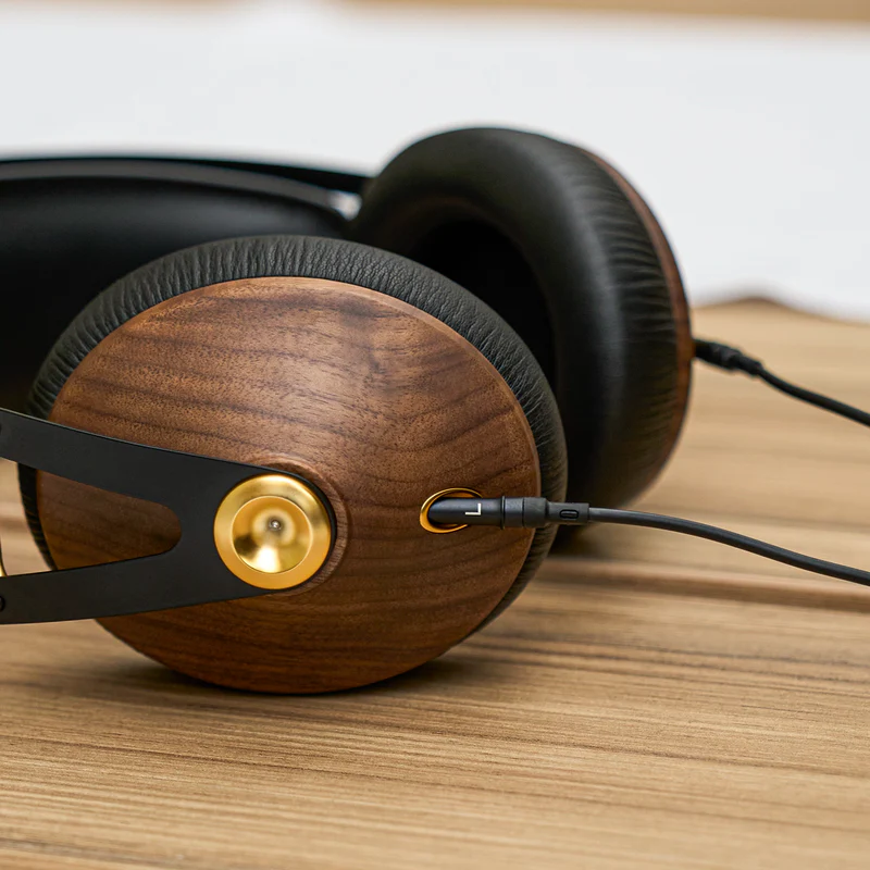 MezeAudio-CableEstándarDorado3.5mmSerie99_AudioEliteColombia_3