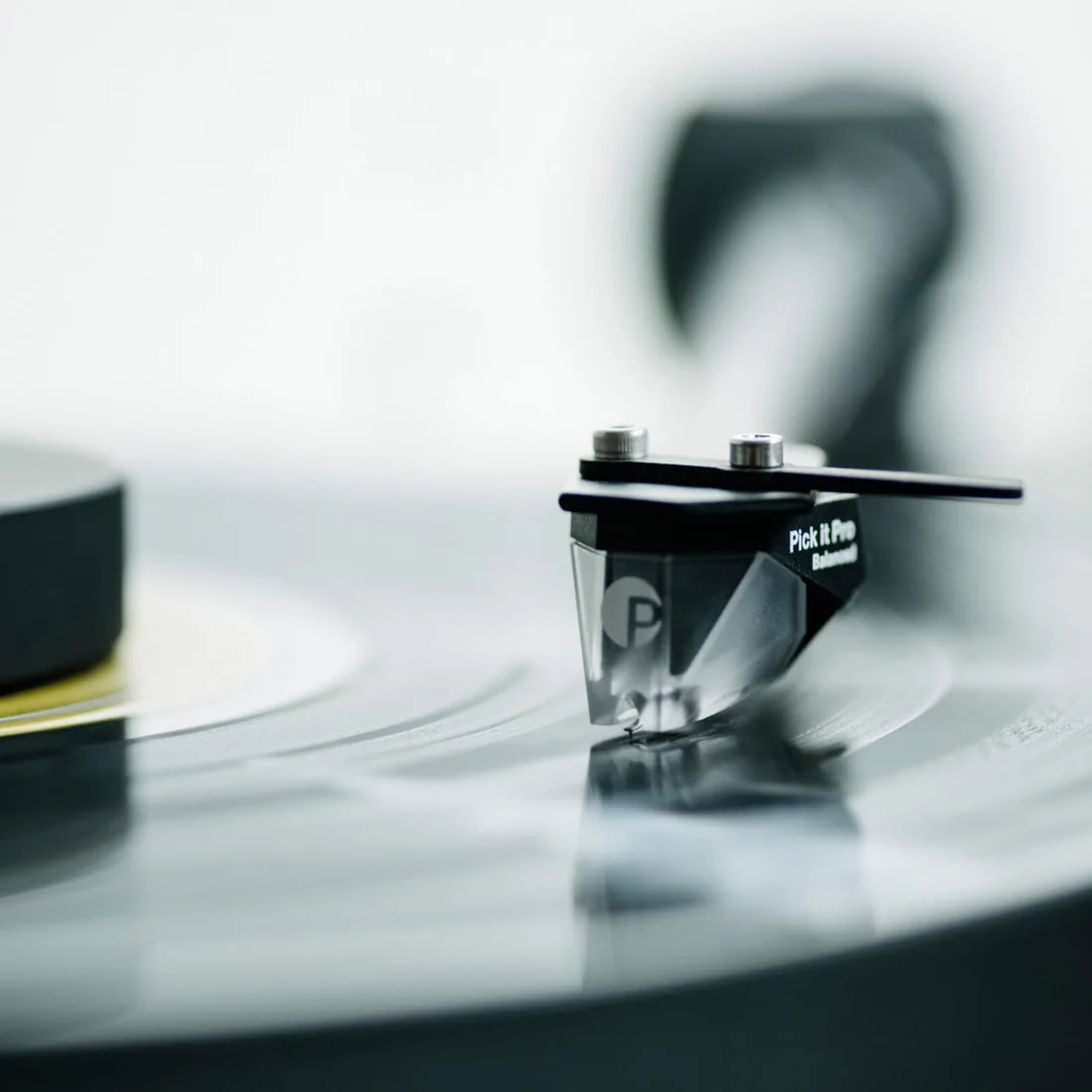 Pro-Ject-XAB_Capsula_AudioEliteColombia