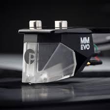 Pro-Ject-Audio-Systems_-_Pick-it-MM-EVO_-_Lifestyle_-_Audio_Elite_Colombia